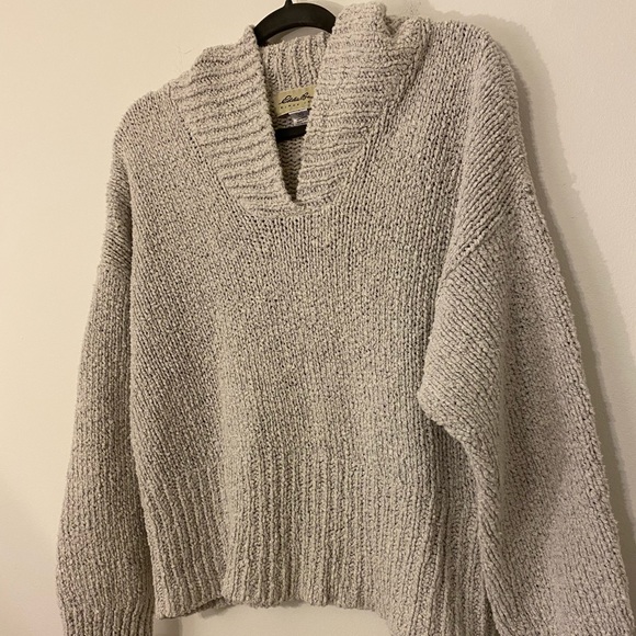 Eddie Bauer Sweaters - Eddie Bauer chunky knit v neck sweater